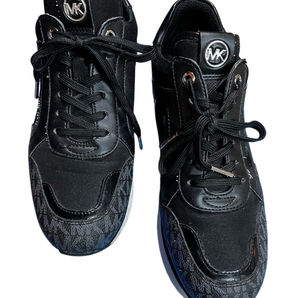 Michael Kors Black Wilma Trainers Sneakers, Lace Up, Women’s size 8